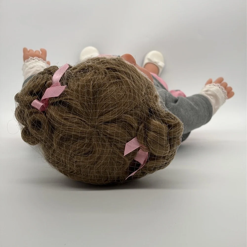 Hold That Pose-Picture Perfect Avery Doll By Ashton-Drake Galleries